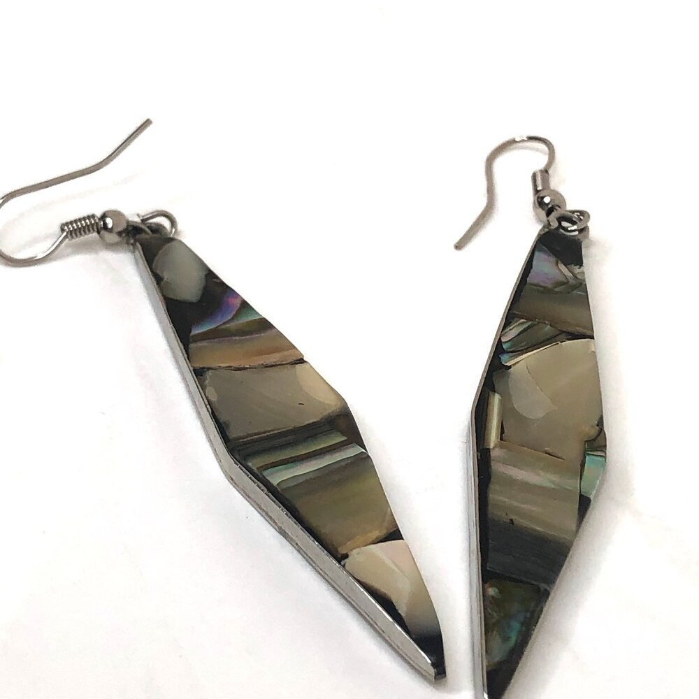 Handcrafted Abalone Diamond-shaped Dangle Earrings in Alpaca Silver. - Picture 5 of 5